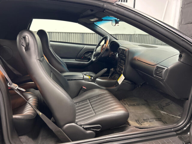2002 Chevrolet Camaro Z28 Image 10