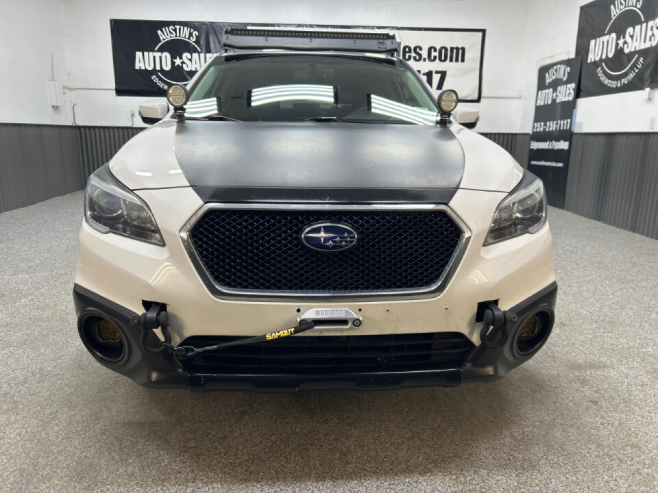 2017 Subaru Outback 3.6R Limited Crossover Upper Image 2