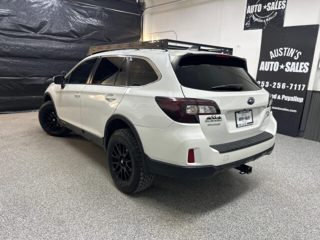 2017 Subaru Outback 3.6R Limited Crossover Image 4