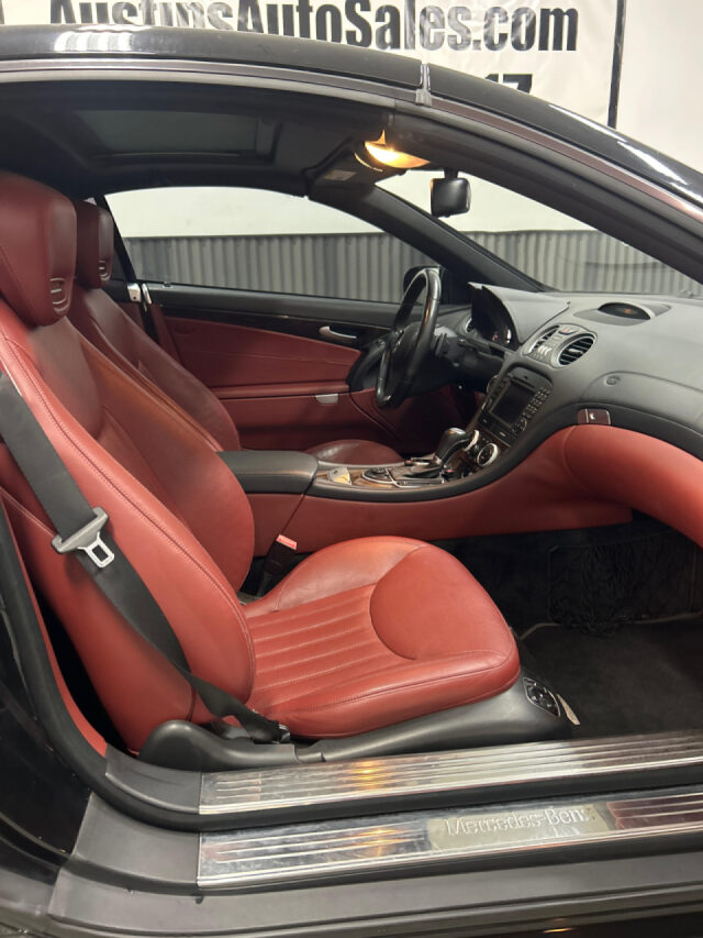 2011 Mercedes-Benz SL-Class SL 550 Image 10