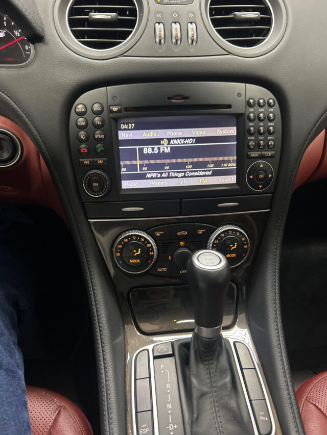 2011 Mercedes-Benz SL-Class SL 550 Image 11
