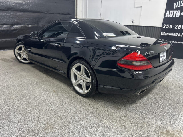 2011 Mercedes-Benz SL-Class SL 550 Image 4