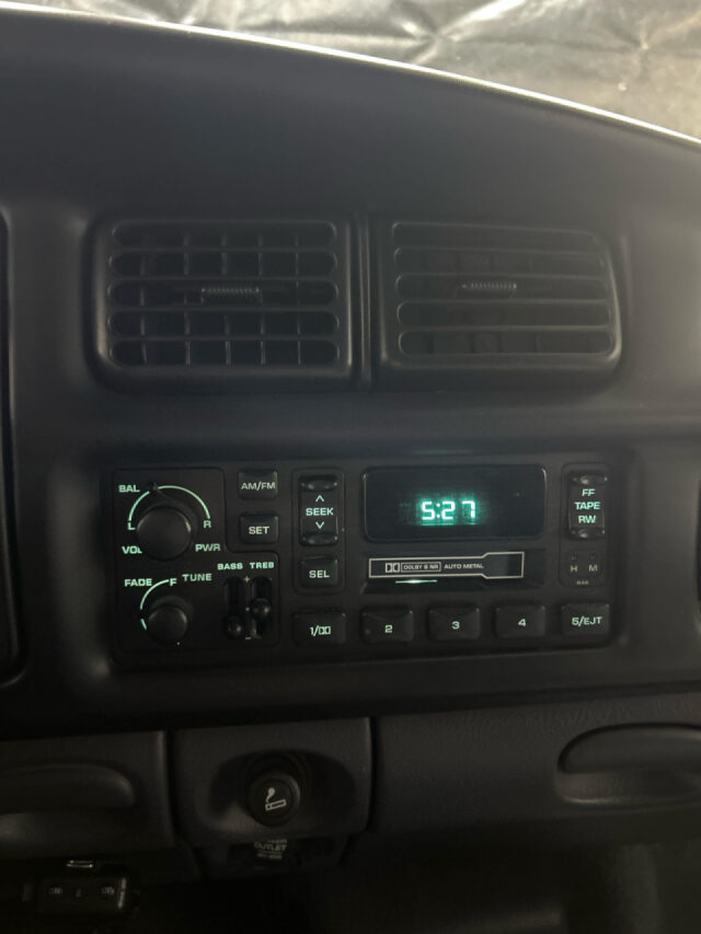2002 Dodge Ram 2500 SLT Plus Extended Cab Image 12
