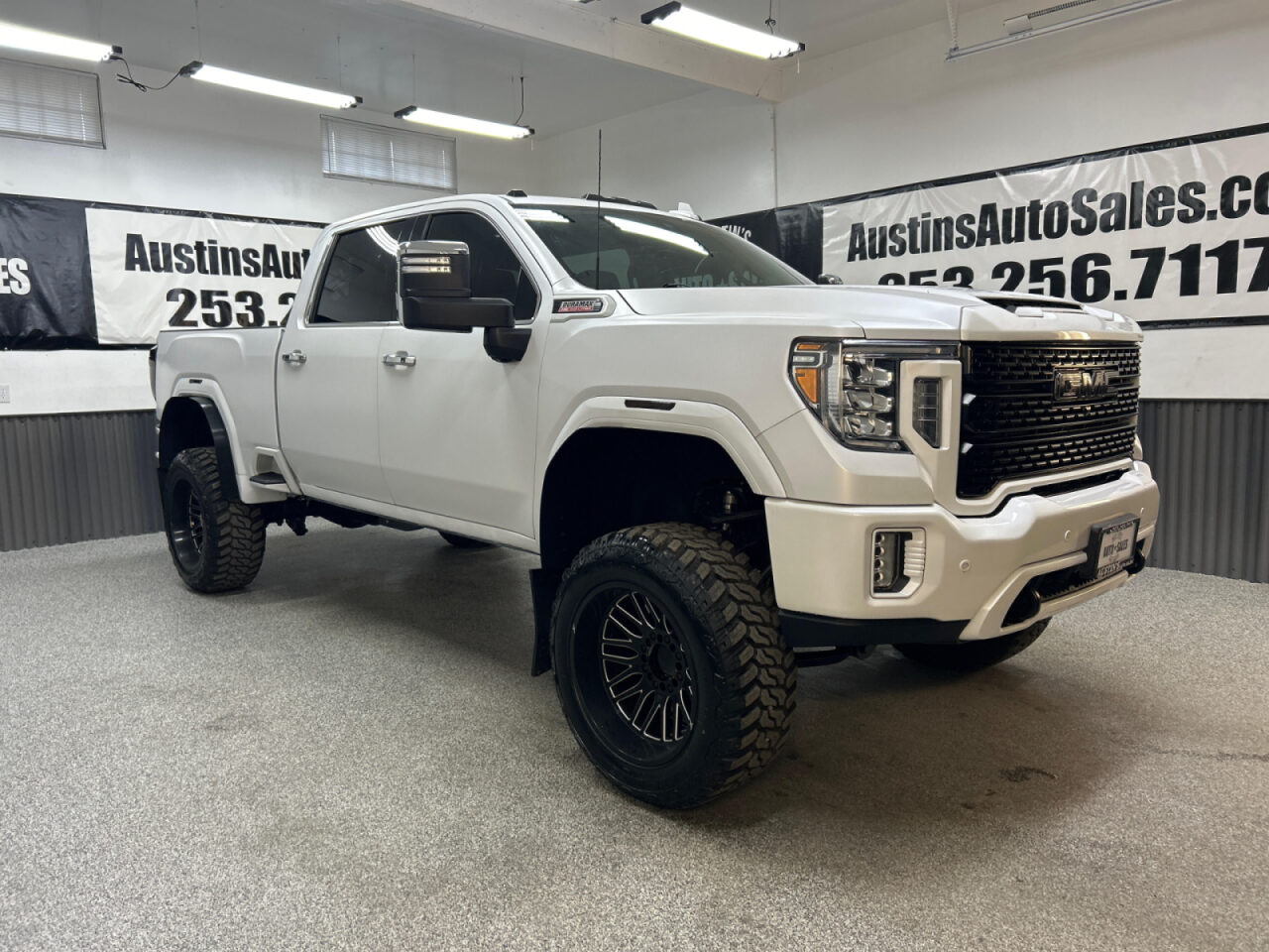 2020 GMC Sierra 2500HD Denali Crew Cab Image 1