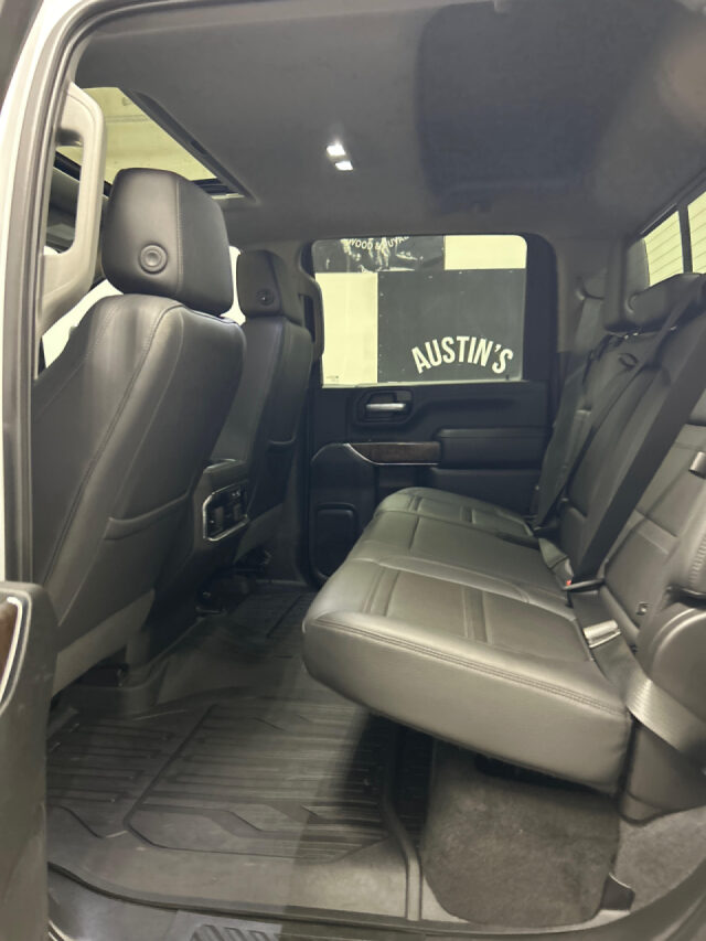 2020 GMC Sierra 2500HD Denali Crew Cab Image 11