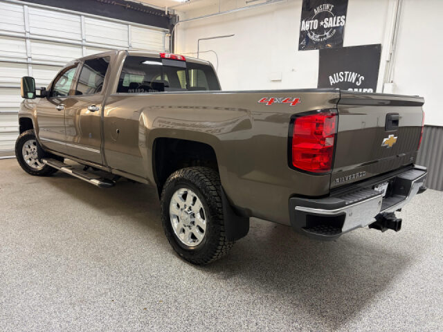 2015 Chevrolet Silverado 3500HD LTZ Crew Cab Image 8