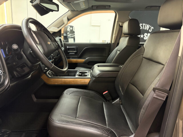 2015 Chevrolet Silverado 3500HD LTZ Crew Cab Image 19
