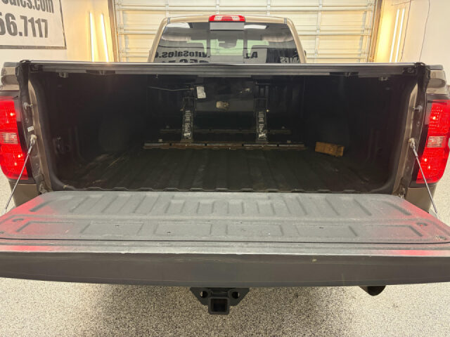 2015 Chevrolet Silverado 3500HD LTZ Crew Cab Image 21