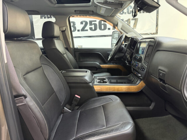 2015 Chevrolet Silverado 3500HD LTZ Crew Cab Image 23