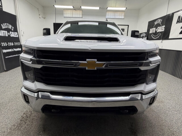 2024 Chevrolet Silverado 2500HD LT Crew Cab Image 5
