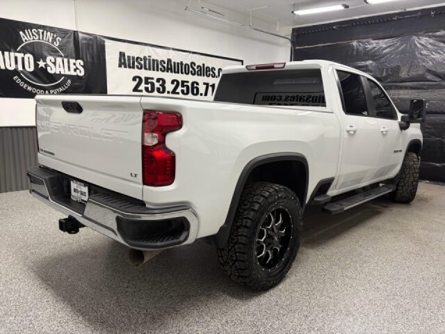 2024 Chevrolet Silverado 2500HD LT Crew Cab Image 3