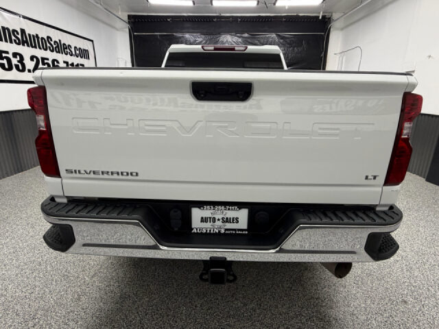 2024 Chevrolet Silverado 2500HD LT Crew Cab Image 4