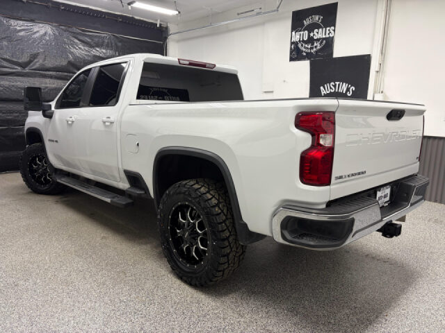 2024 Chevrolet Silverado 2500HD LT Crew Cab Image 8
