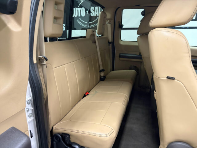 2011 Ford F-350 Super Duty Lariat SuperCab Image 20