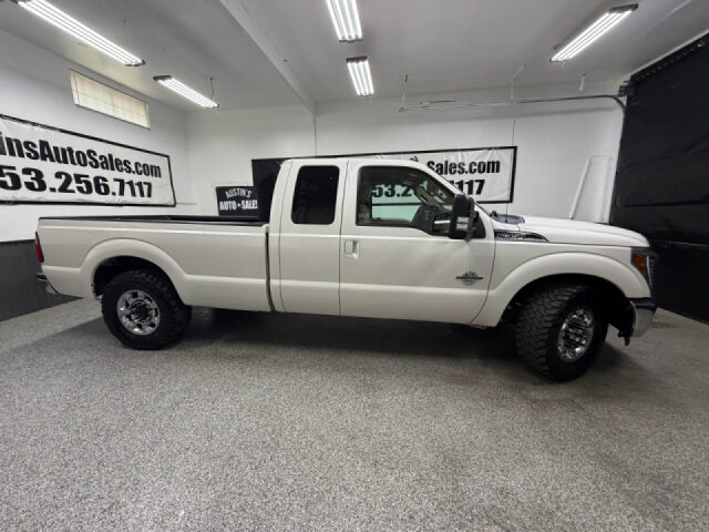 2011 Ford F-350 Super Duty Lariat SuperCab Image 2