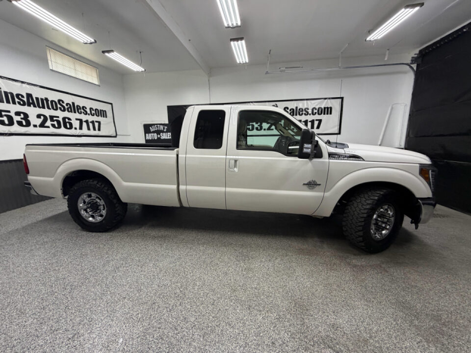 2011 Ford F-350 Super Duty Lariat SuperCab Upper Image 2
