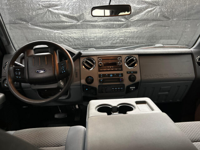 2016 Ford F-250 Super Duty XLT Crew Cab Image 11