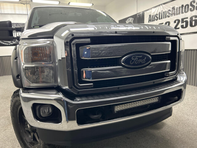 2016 Ford F-250 Super Duty XLT Crew Cab Image 2