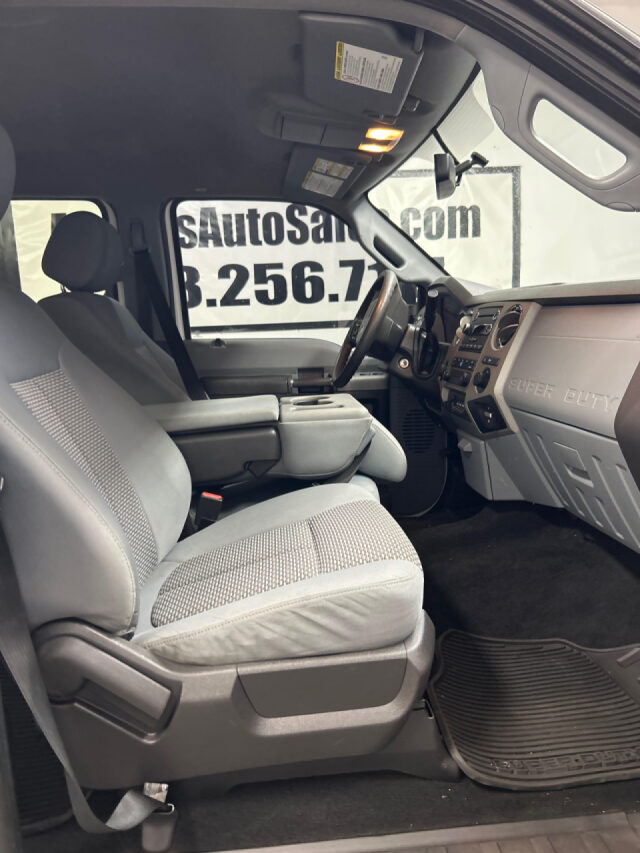 2016 Ford F-250 Super Duty XLT Crew Cab Image 13